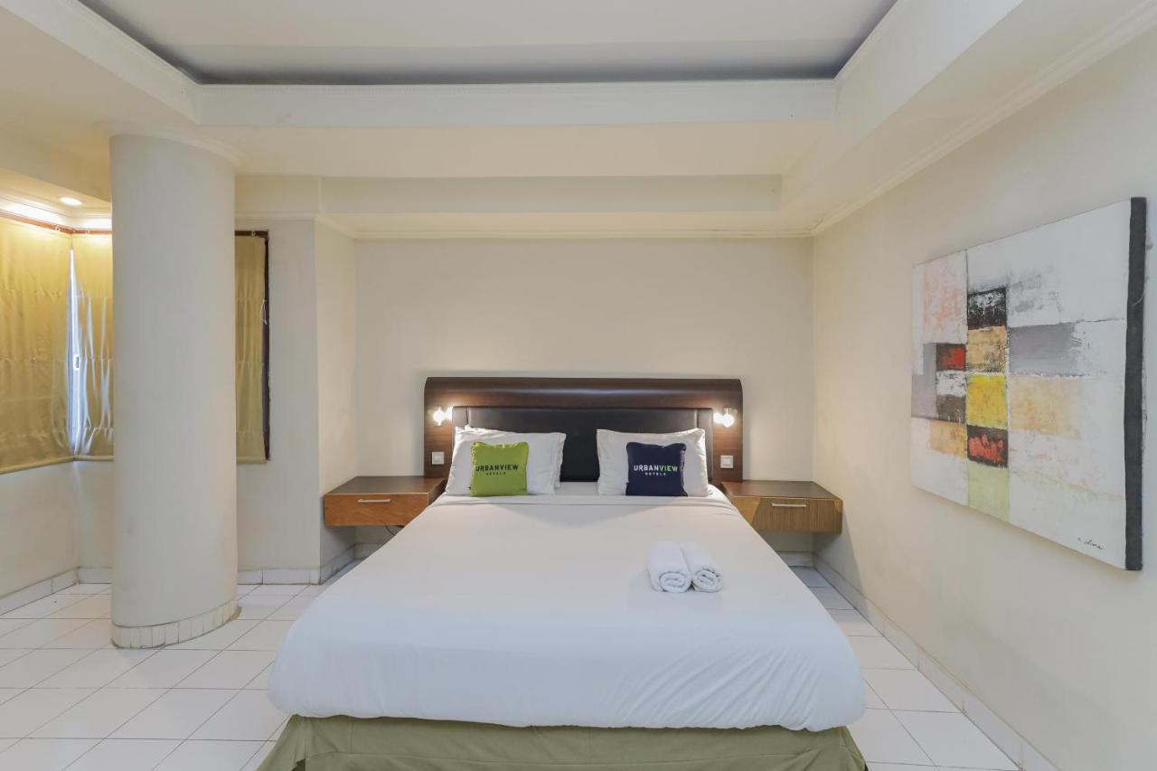 Urbanview Hotel Taman Suci Denpasar  Exterior photo