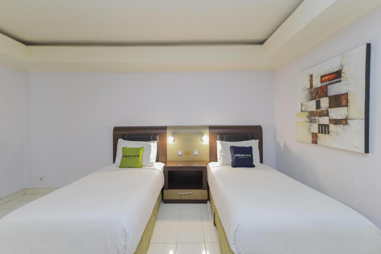 Urbanview Hotel Taman Suci Denpasar  Exterior photo