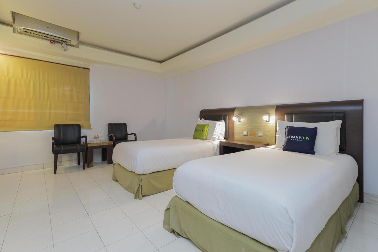 Urbanview Hotel Taman Suci Denpasar  Exterior photo